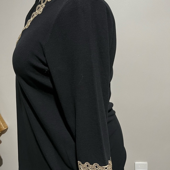 Plus Size Top - Picture 2 of 5